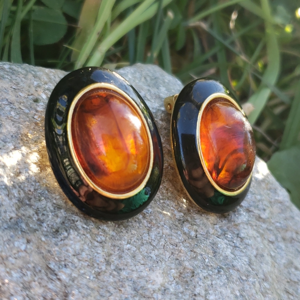 Vtg Swirled Rooter Lucite Cabochon Enamel Earrings - Picture 8 of 13